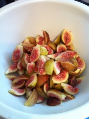 cut  and quartered figs